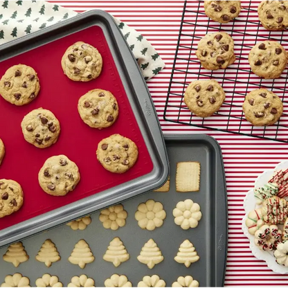 Wilton Red Silicone Baking Mat 10 x 16-Inch